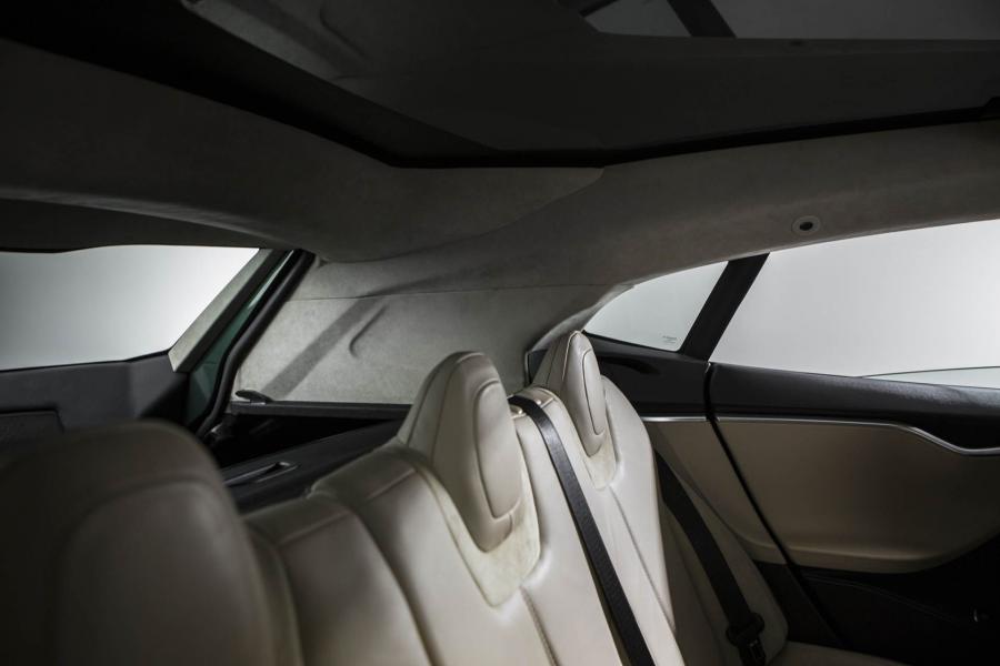 Интерьер Tesla Model S 85 Performance Shooting Brake by RemetzCar 2018 года  (фото 40 из 99)